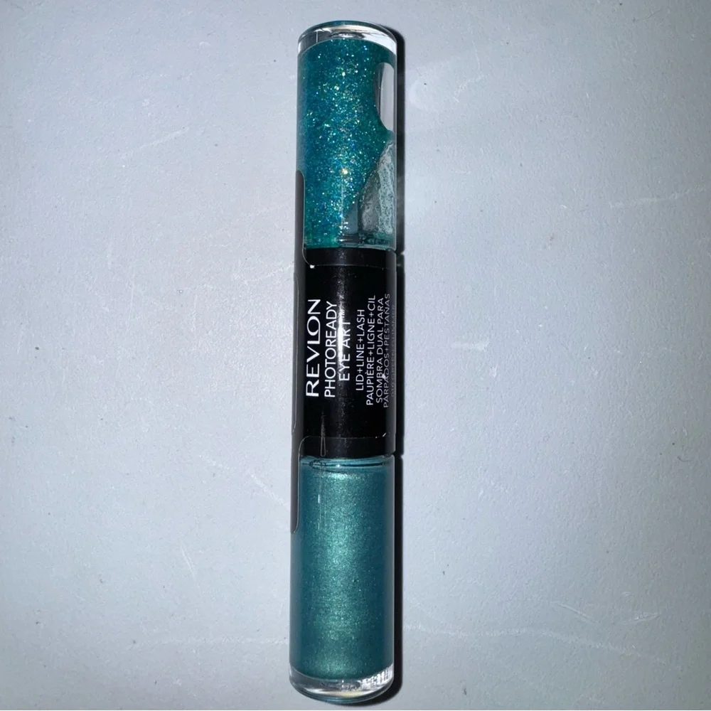 REVLON PHOTOREADY EYE ART LID, LINE, LASH SHADOW 010 GREEN GLIMMER‎